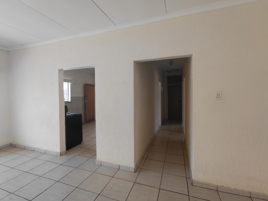 To Let 2 Bedroom Property for Rent in Meiringspark North West